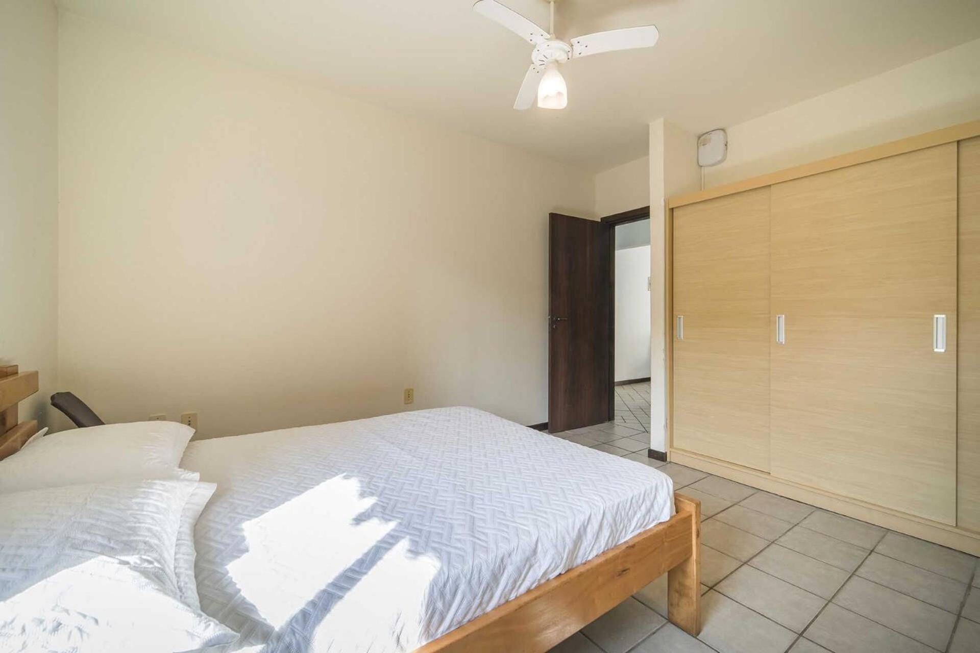 Апартаменты Apartamento Em 4 Ilhas Бомбиньяс Экстерьер фото