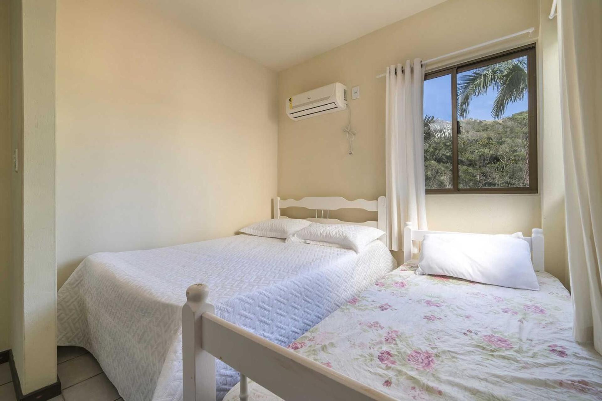 Апартаменты Apartamento Em 4 Ilhas Бомбиньяс Экстерьер фото